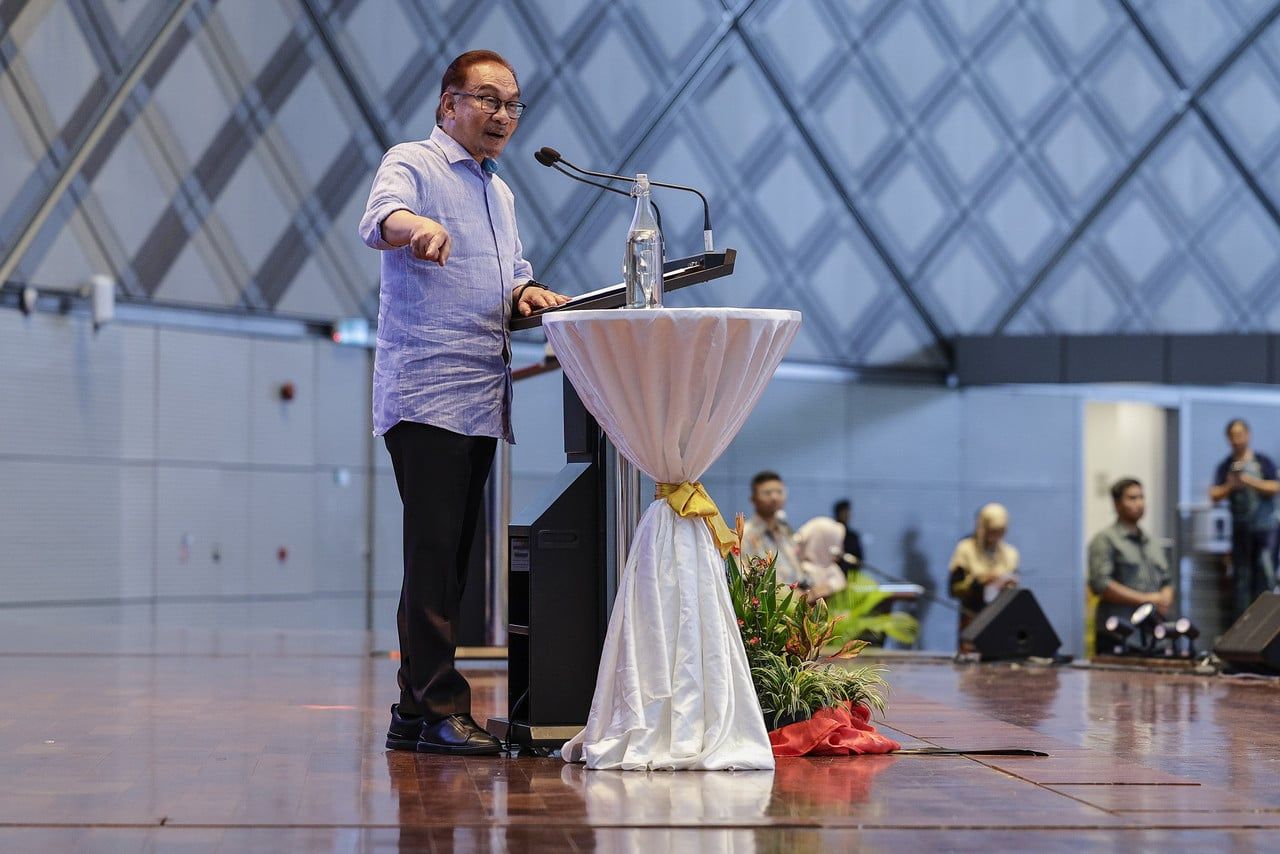 Do not ask guests to show up too early for official progs — PM Anwar