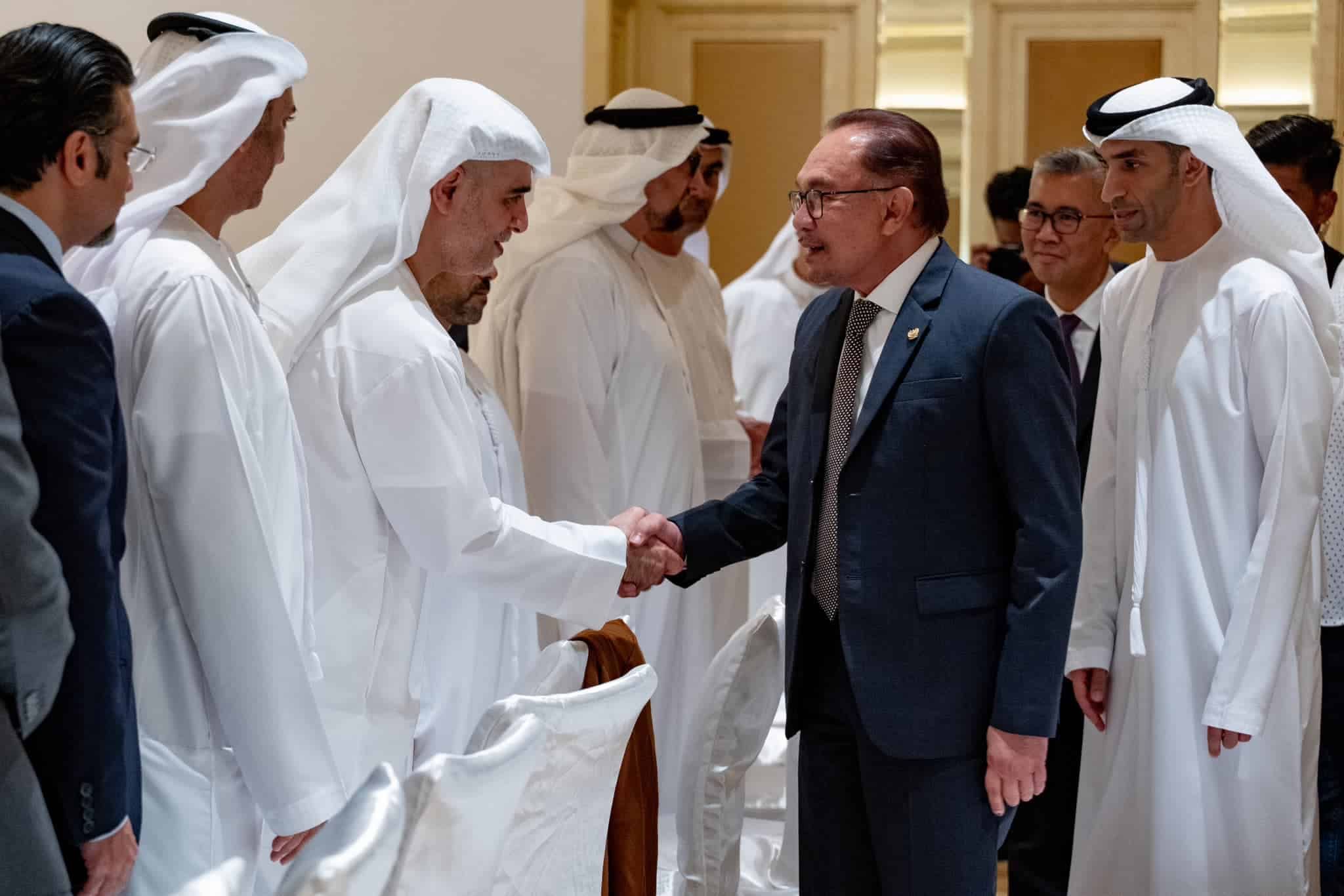 安华接获阿拉伯王储来电 回顾建交关系商发展机遇