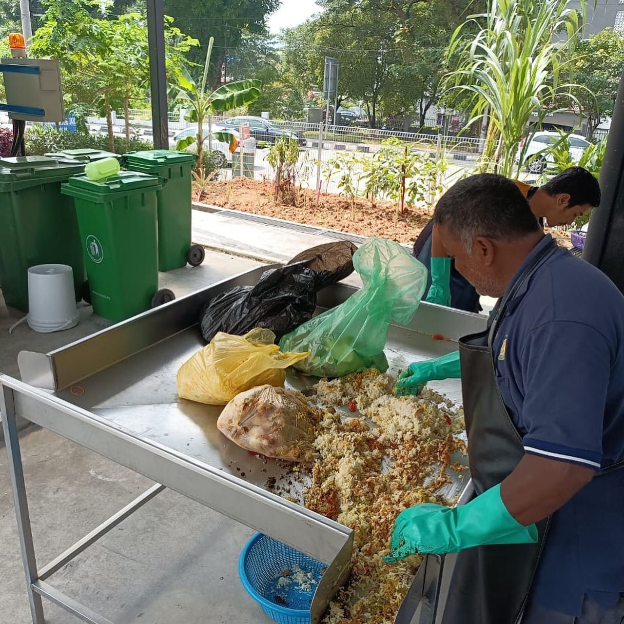 安邦市会收集厨余垃圾  送厌氧发酵中心变身堆肥