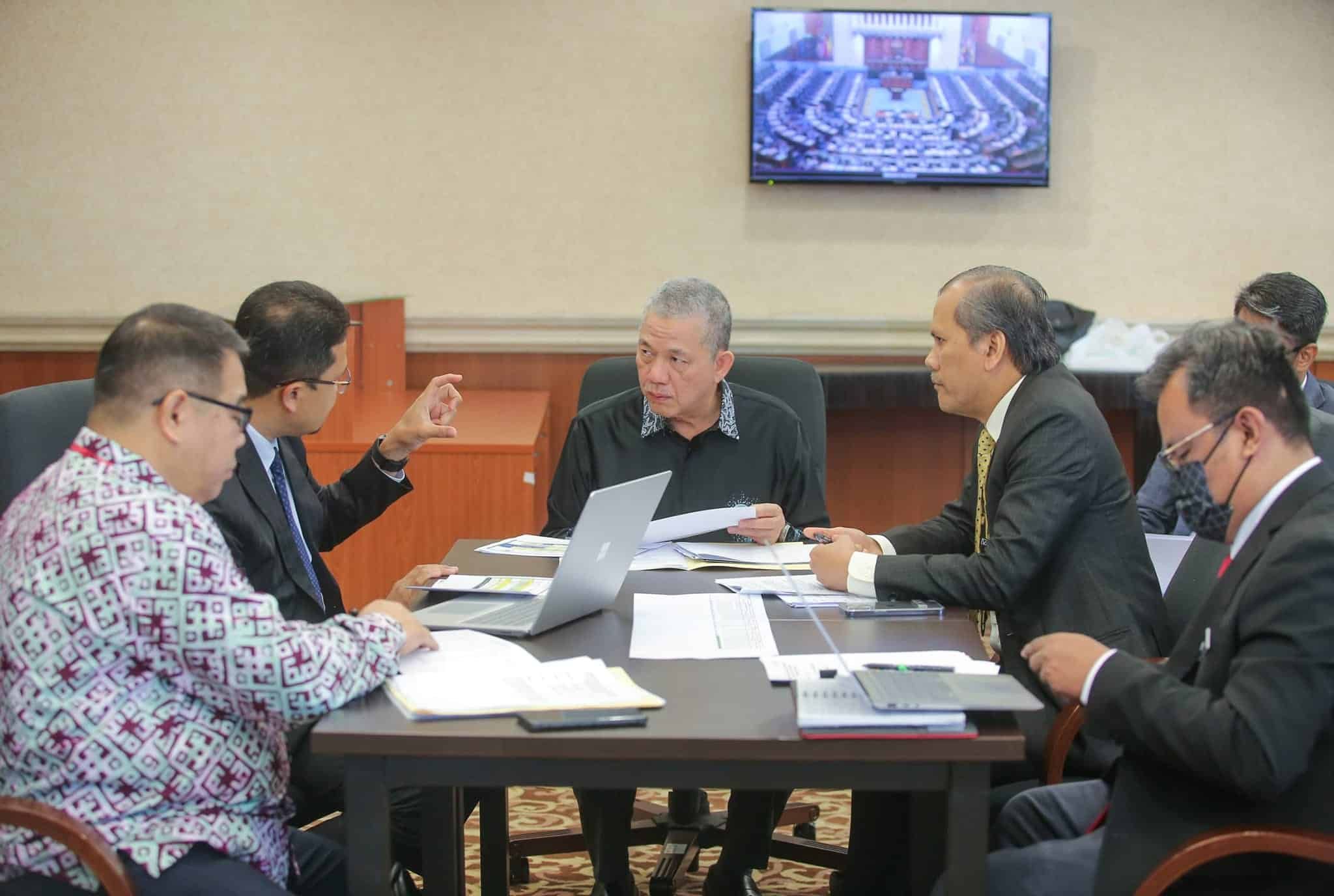 法迪拉：助小园主增加产量 原产部研发抗病克隆橡胶树