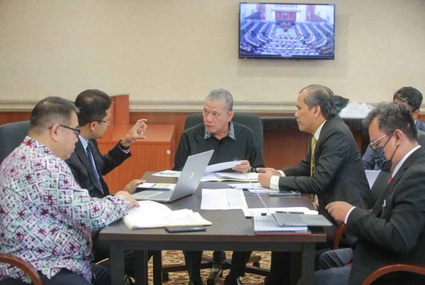 法迪拉:助小园主增加产量 原产部研发抗病克隆橡胶树