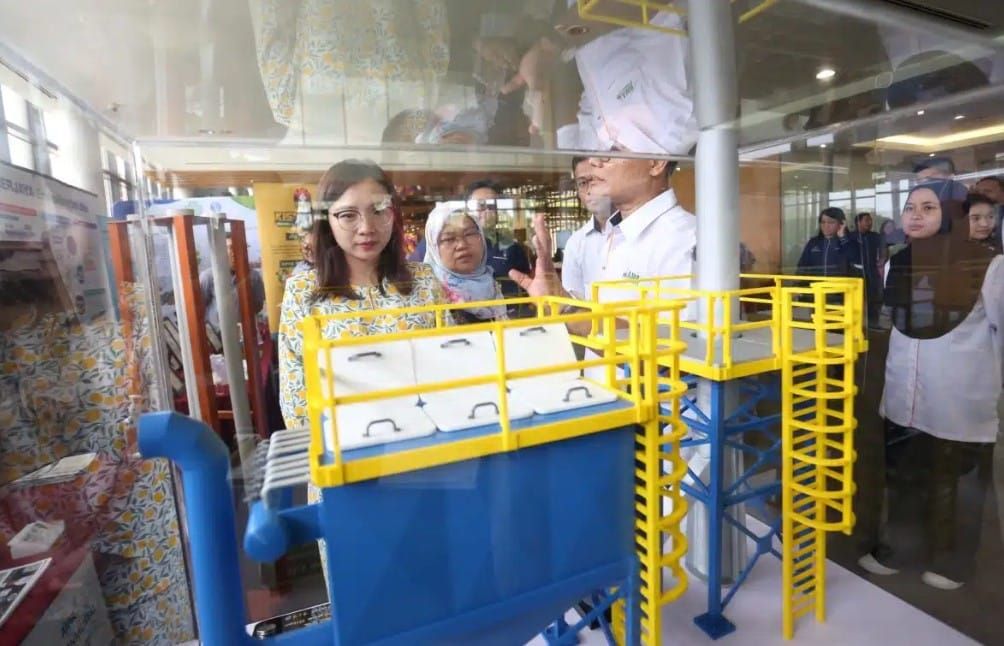 士毛月宁津Petron数油站    嘉玛丽雅：试跑回收电子垃圾