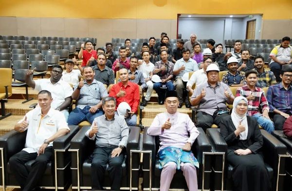 雪大臣机构7.5万资助15学员 参与光纤电缆安装课程