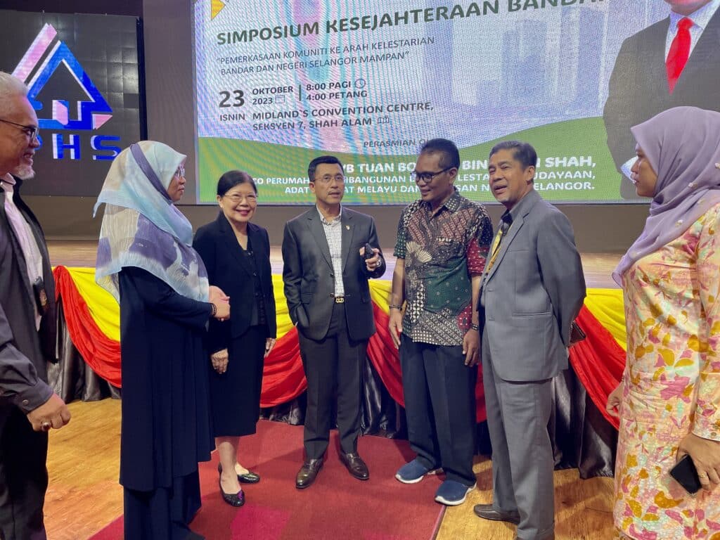Develop neighbourhoods to advance B40 communities — Exco