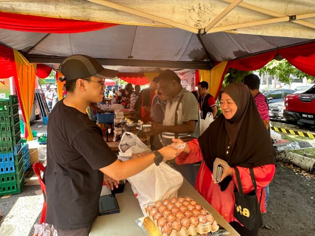 ஜுவாலான் எஹ்சான் ரஹ்மா திட்டம் இன்று மேலும் மூன்று  இடங்களில் தொடரும்