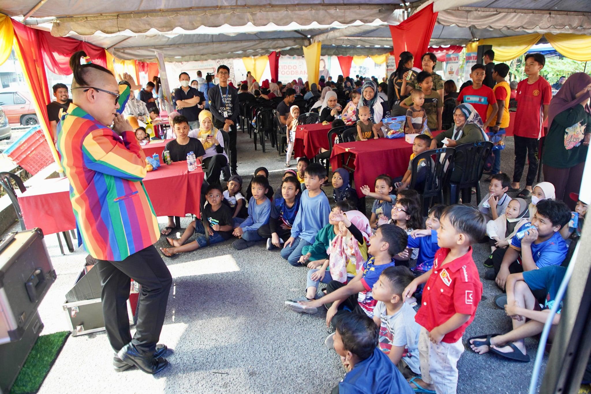Ibu bapa bersyukur anak dapat bantuan susu, vitamin selama setahun