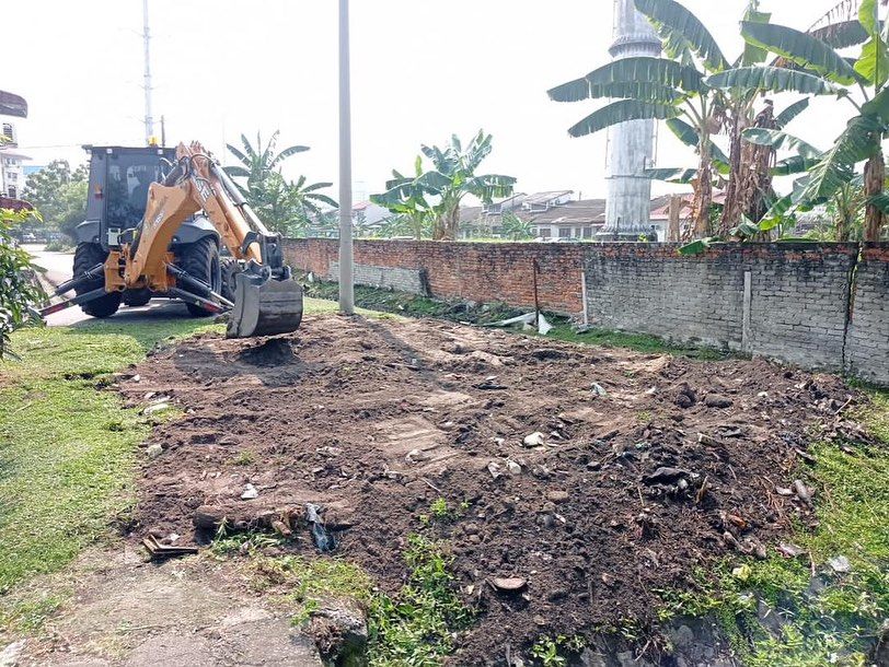 非法垃圾堆沦为黑斑蚊温床 安邦市会与KDEB联手清理