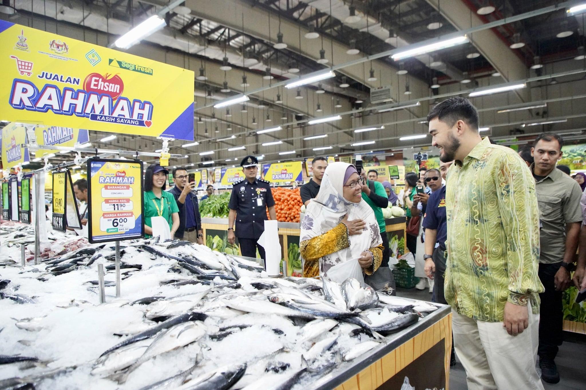 Dapatkan barangan asas murah di 10 cawangan Segi Fresh hujung minggu ini