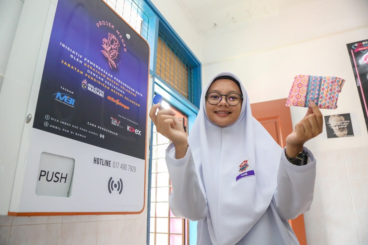 RM100,000 dibelanja bekal tuala wanita percuma di lima sekolah