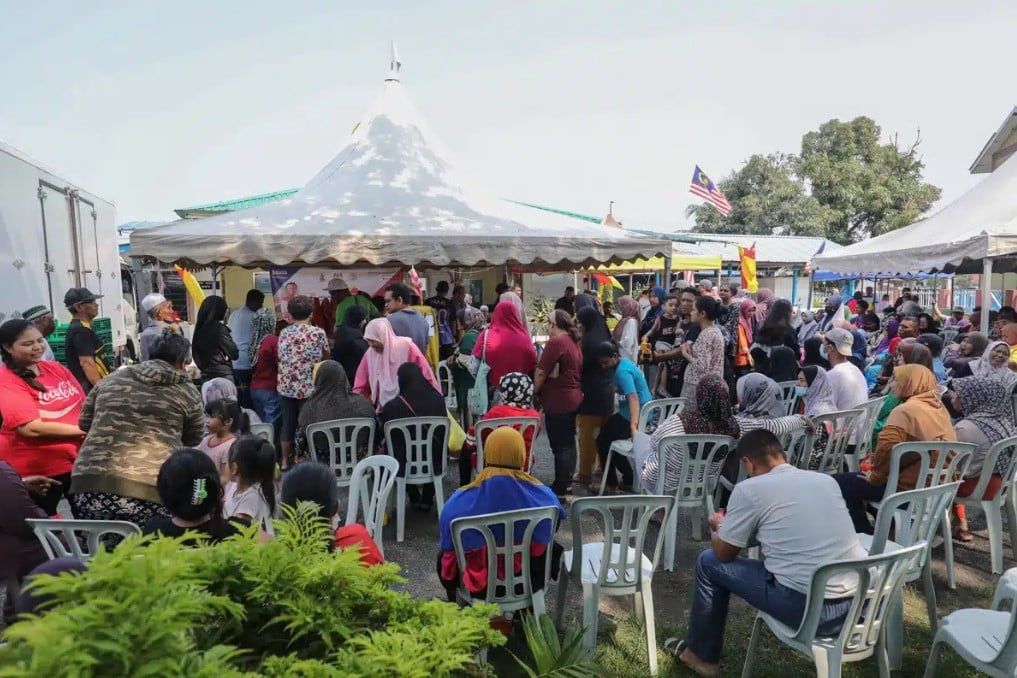 巴生港口区慈悯市集好热闹  250包益山牌白米2小时内售罄