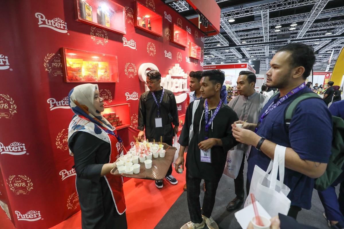 Artis, syarikat ambil peluang promosi produk di sidang niaga Selangor