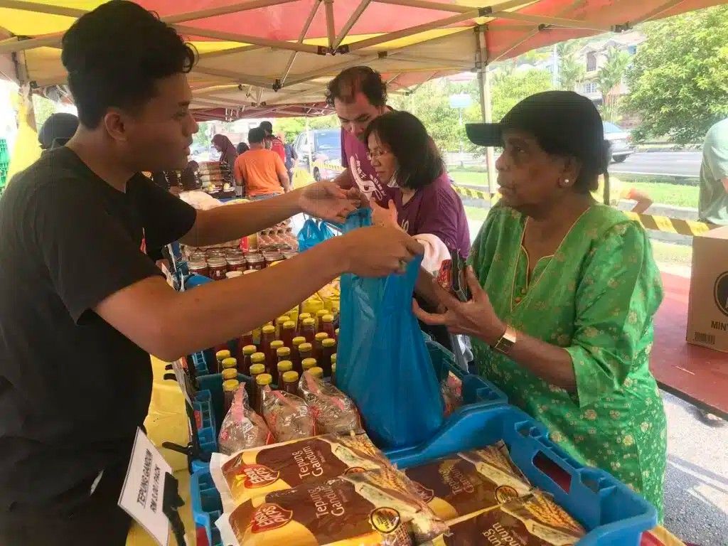 益山慈悯市集明5地点 一包鱼卖6令吉