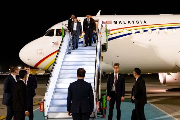 首相即日起出席马新领导人非正式会议