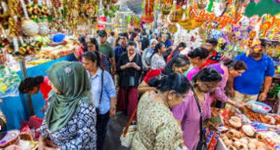 கிள்ளான் லிட்டில் இந்தியாவில் தீபாவளி சந்தை- 153 தற்காலிகக் கடைகளுக்கு எம்.பி.கே. அனுமதி