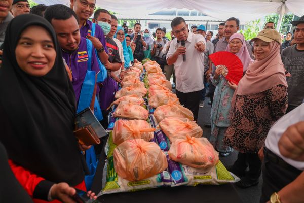 内政部考虑批逾9000份公民权申请