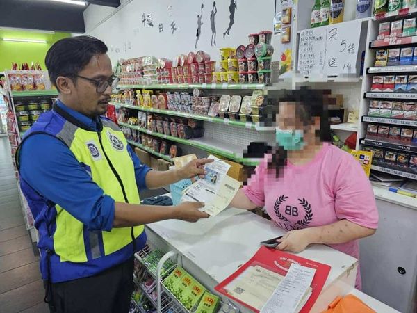 没置垃圾桶.污水倒沟渠 武吉丁宜6店家接罚单