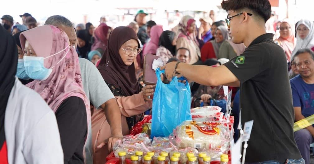 议员：方便采购便宜食材物资  建议56个州选区设慈悯商店