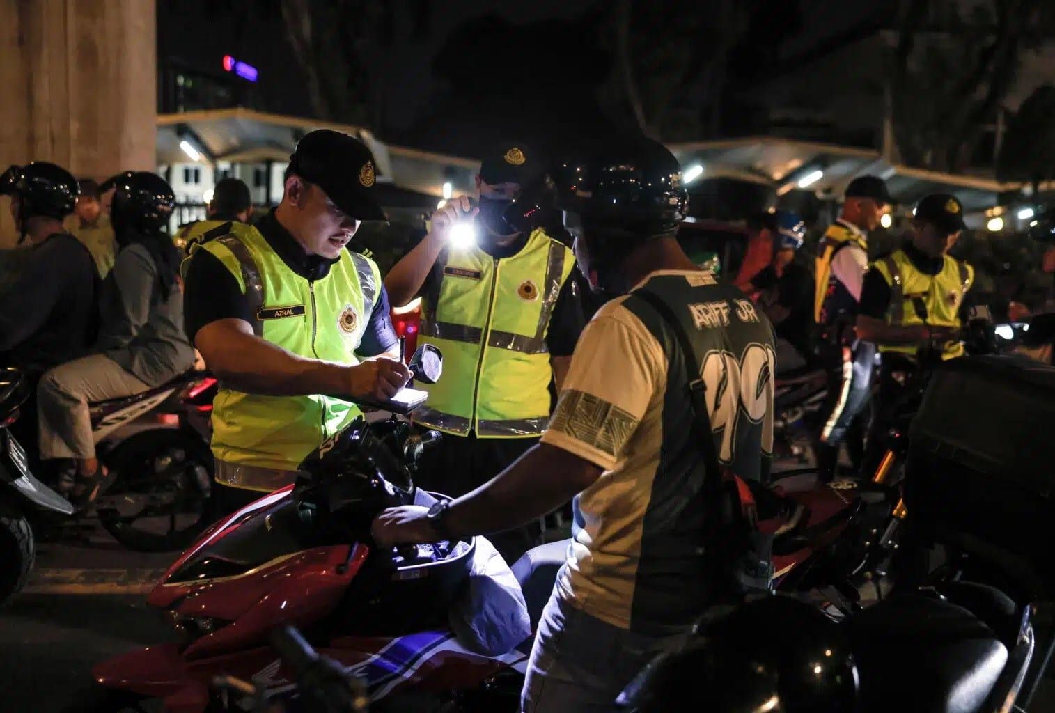 闯警方路障罚款增至2000令吉   警察修正案提高多项罪行刑法