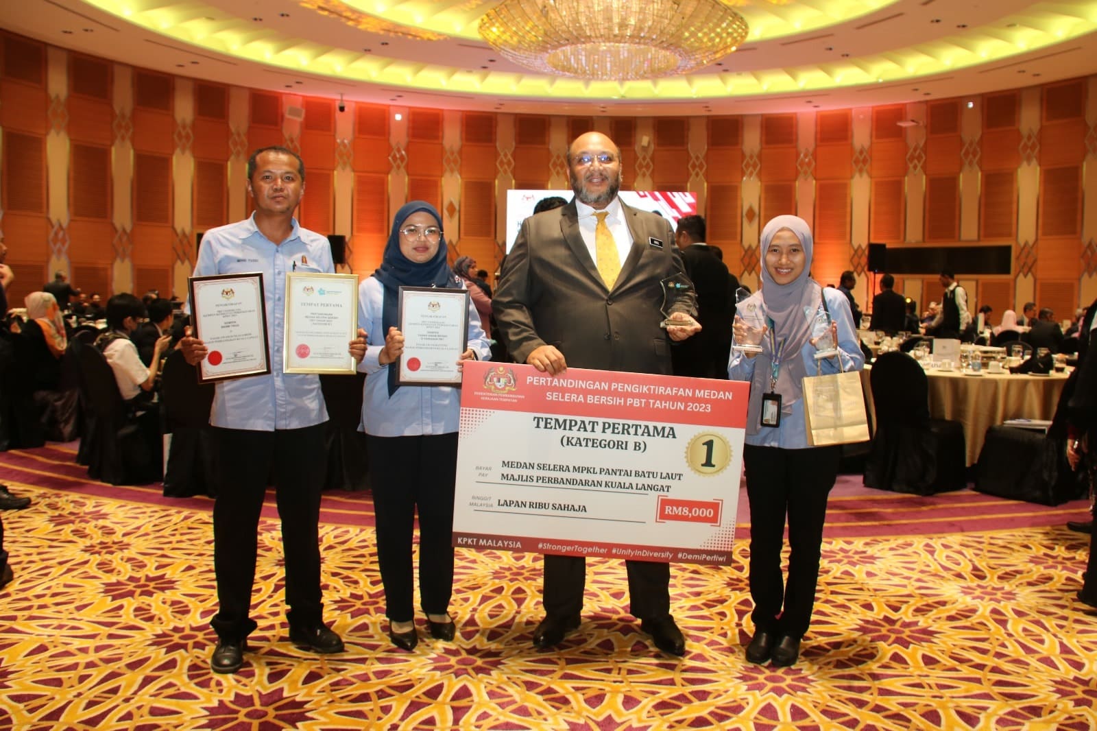 Local councils garner KPKT awards for excellent services