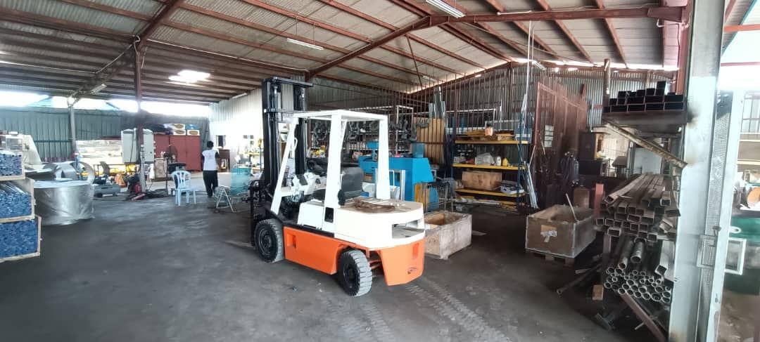 无牌工厂制噪音扰民 巴生市议会派员查封