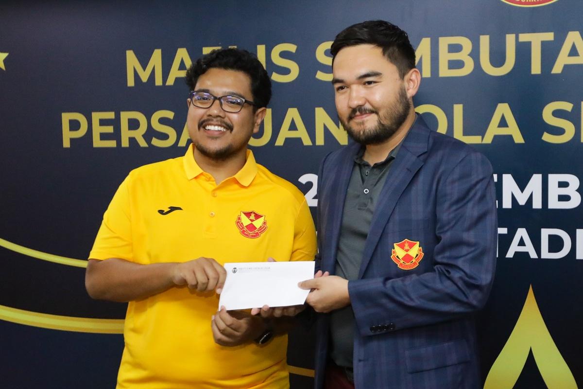FAS sumbang wang tunai kepada komuniti India kurang mampu