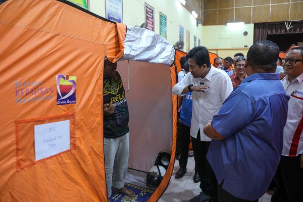 Lebih 800 mangsa banjir ditempatkan di 10 PPS di Selangor, Perak