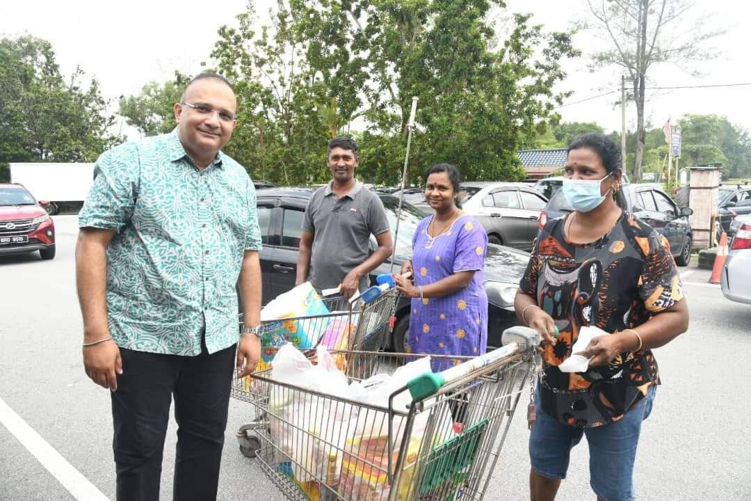 பத்தாங் காலி, உலு பெர்ணம் தொகுதிகளைச் சேர்ந்த 750 பேருக்குத் தீபாவளி பற்றுச் சீட்டுகள்- டாக்டர் சத்தியா தகவல்