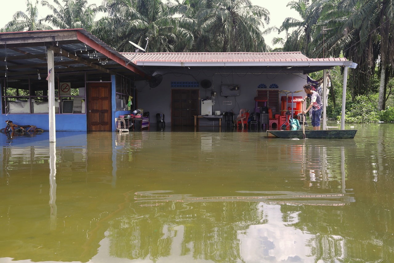 Pahang recovers from floods, two other states remain affected