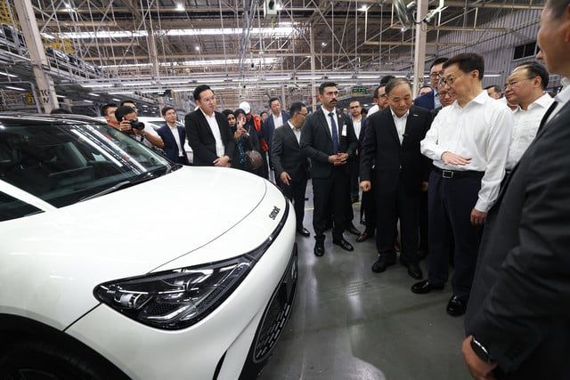 中国副主席韩正 参观丹绒马林宝腾厂