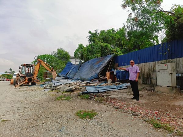 配合加影市会拆除非法摊位 神建华:恢复4工业区原貌