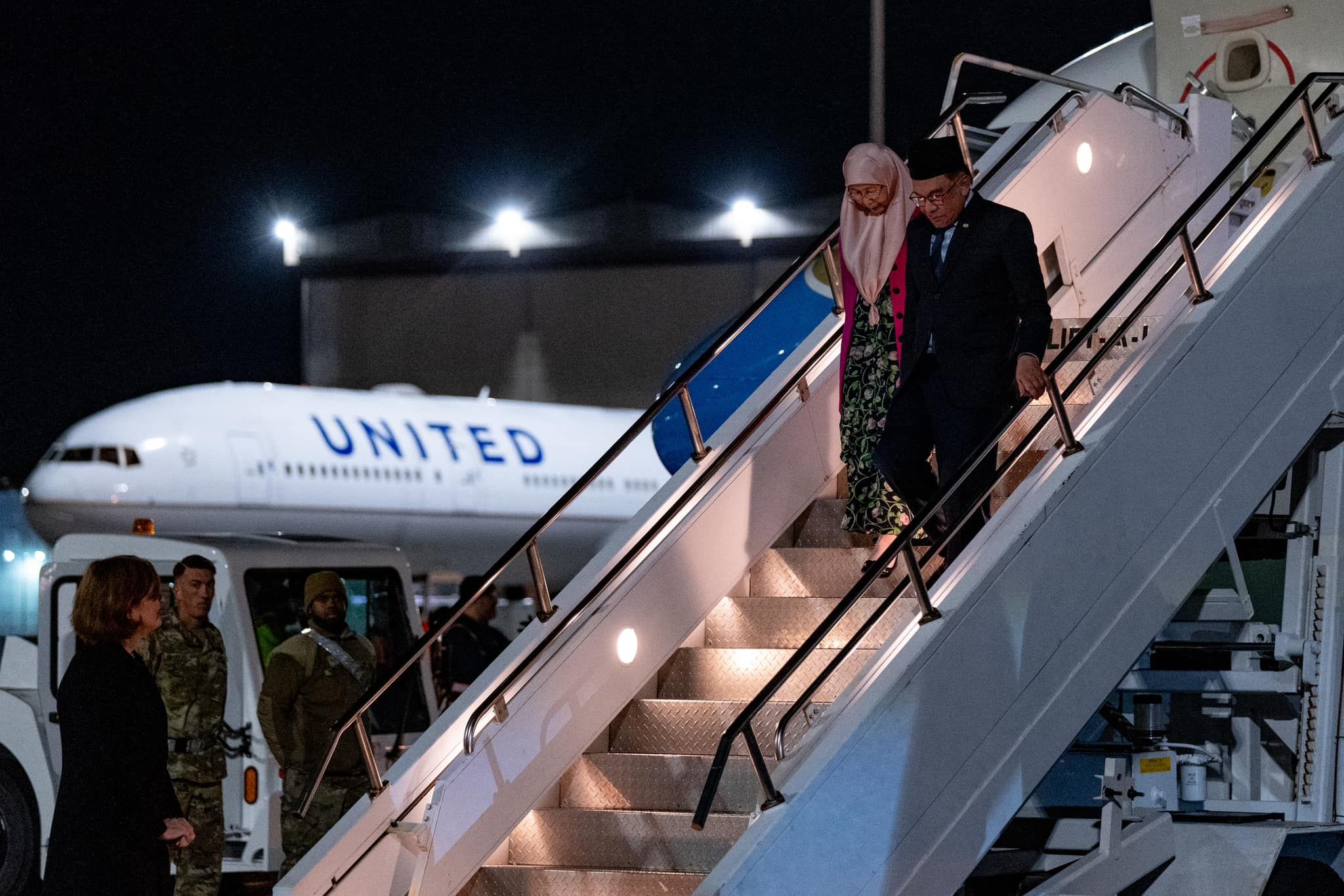 率团抵达旧金山    安华出席APEC等活动