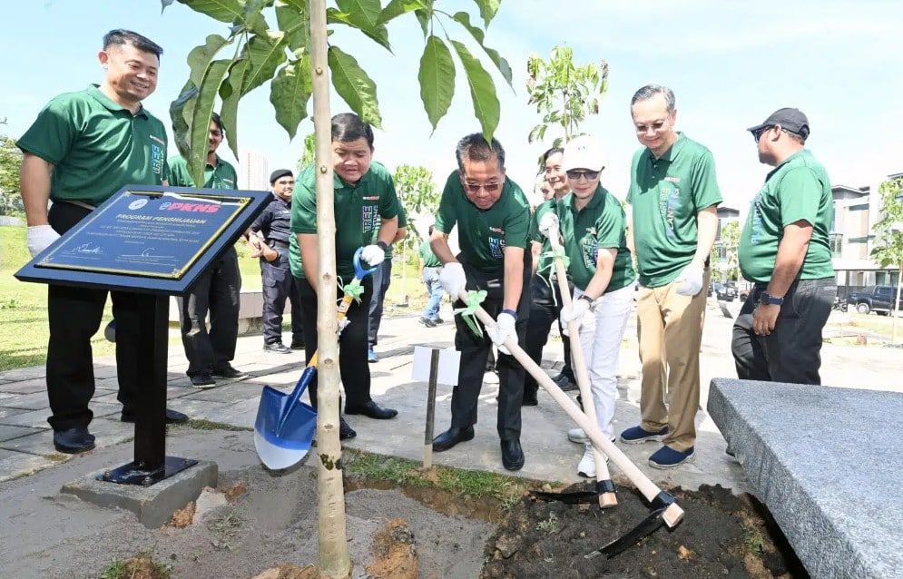 雪发展机构与狮子会联手    遗产公园植树当环保尖兵