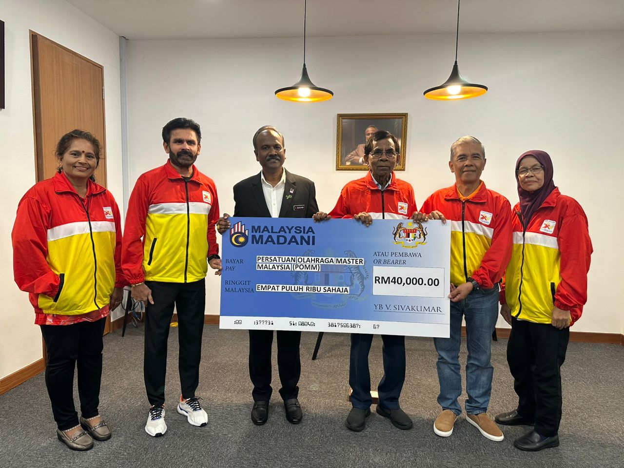 மலேசிய மாஸ்டர் ஓட்டப் பந்தய சங்கத்திற்கு மனிதவள சிவகுமார் 40,000 வெள்ளி மானியம்!