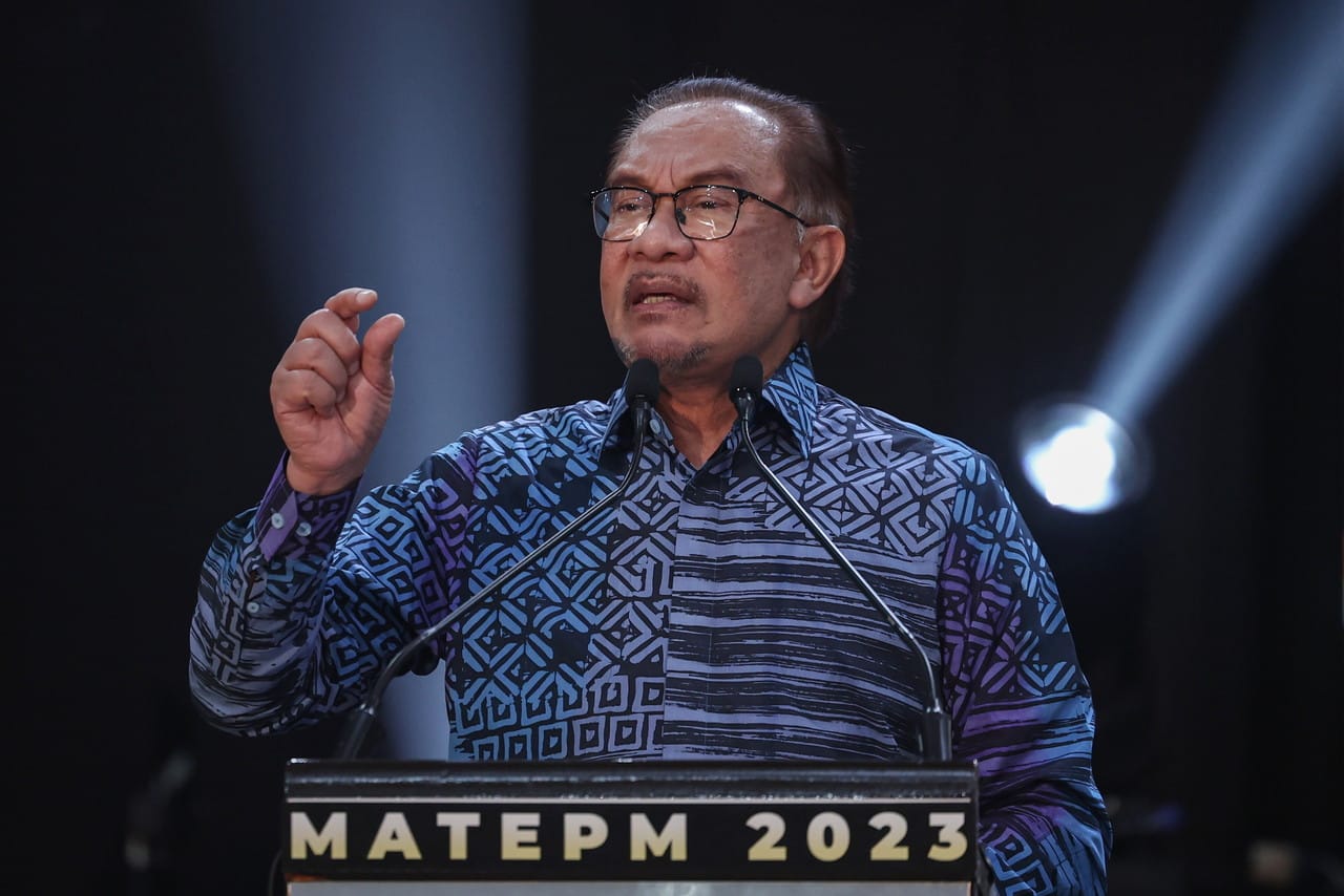 Industries drawn to invest in Malaysia due to political stability — PM