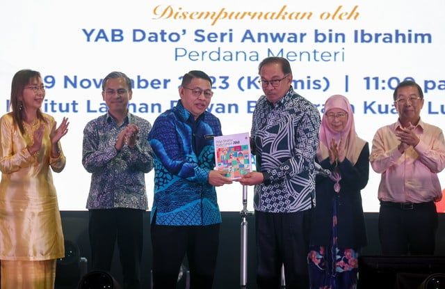 首相：官员需提加速审批项目