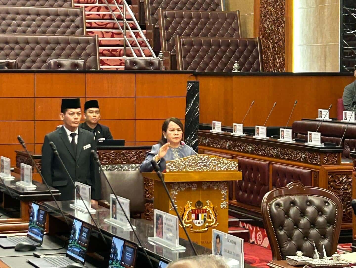 砂州丽塔莎丽玛 连任上议员