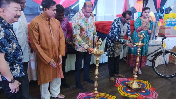 சுங்கை பூலோ நாடாளுமன்ற தீபாவளி திறந்த இல்ல கோலாகல உபசரிப்பு