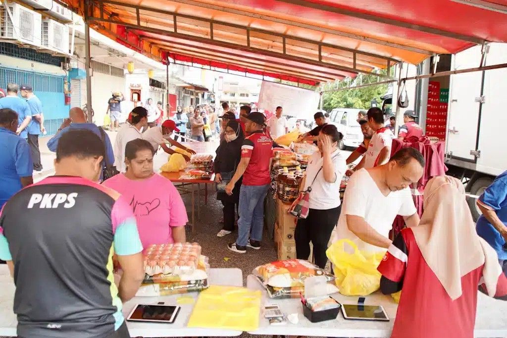இன்று மேலும் மூன்று இடங்களில் மலிவு விற்பனை