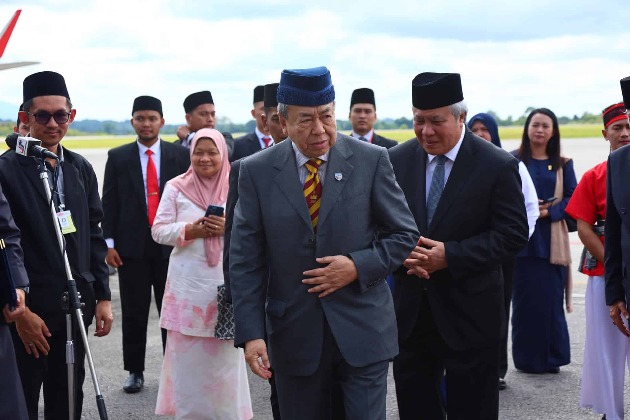 Selangor Sultan, Tengku Permaisuri visit Sarawak for four-day visit