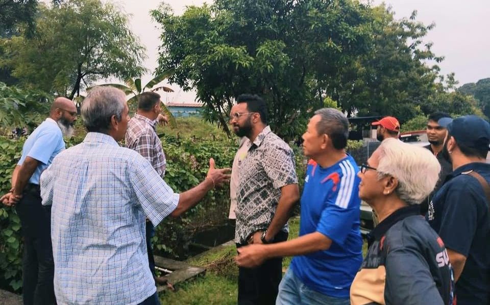தாமான் ஸ்ரீ மூடா குடியிருப்பாளர் சங்க பிரதிநிதிகளுடன் சட்டமன்ற உறுப்பினர் பிரகாஷ் சந்திப்பு