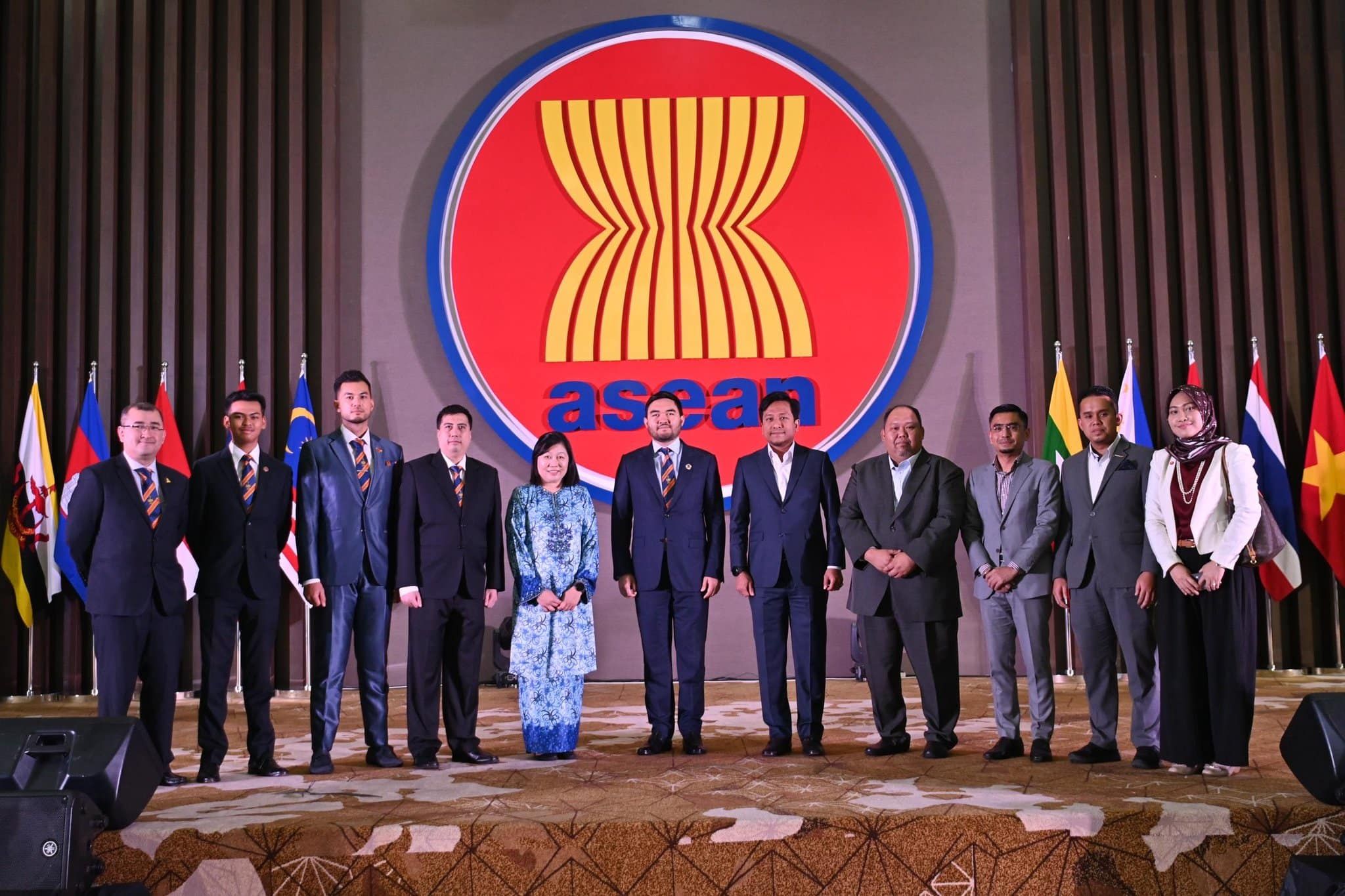 Raja Muda diberi penghormatan sampai ucaptama sidang belia Asean