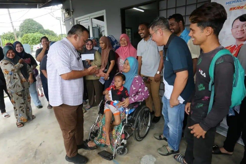 雪大臣机构施援水灾灾黎