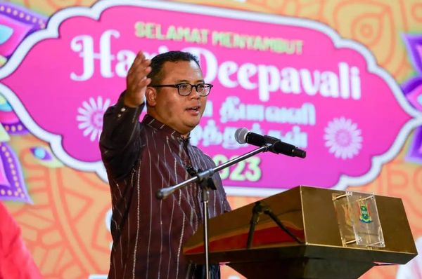 大臣吁全民团结应对挑战 让宪法国家原则成生活基础