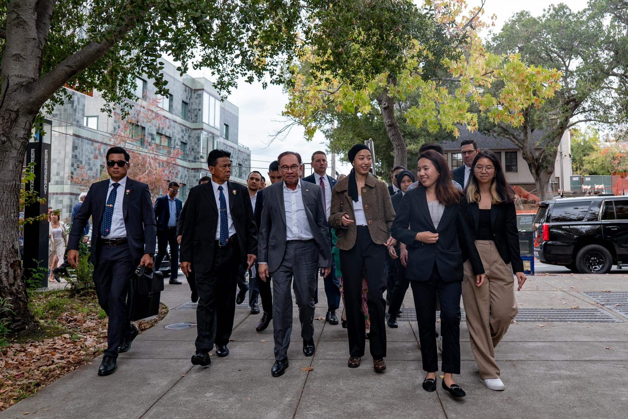 中等国家如大马助缓解中美关系   安华：无需选边站除非背道而驰