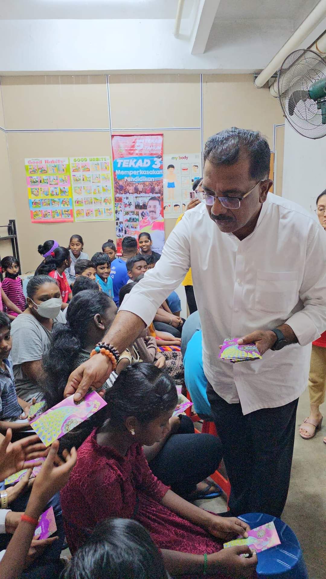 செந்தோசா தொகுதி கல்வி மையத்தின் தீபாவளி நிகழ்வு- டாக்டர் குணராஜ் சிறப்பு வருகை