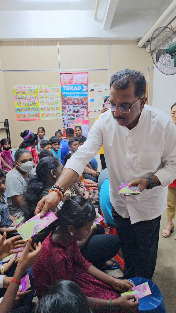 செந்தோசா தொகுதி கல்வி மையத்தின் தீபாவளி நிகழ்வு- டாக்டர் குணராஜ் சிறப்பு வருகை