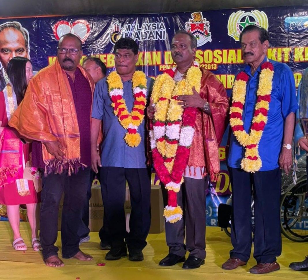 புக்கிட் கியாரா ரூமா பாஞ்சாங் குடியிருப்பாளர்கள்  பிரச்சனைக்கு தீர்வு காண முயல்வேன்- அமைச்சர் சிவகுமார் வாக்குறுதி