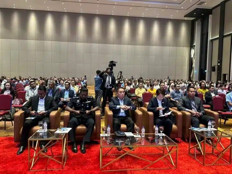 无执照工厂会议双向沟通 黄瑞林冀聆听问题.对症解决