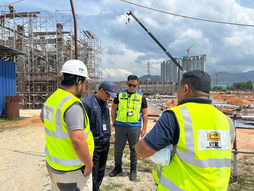 雪水务管理局频密视察工地 确保工程废料没乱丢污染水源