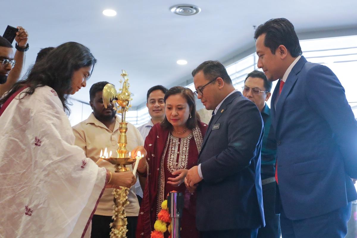 Karnival Deepavali di tiga lokasi bantu usahawan jana pendapatan